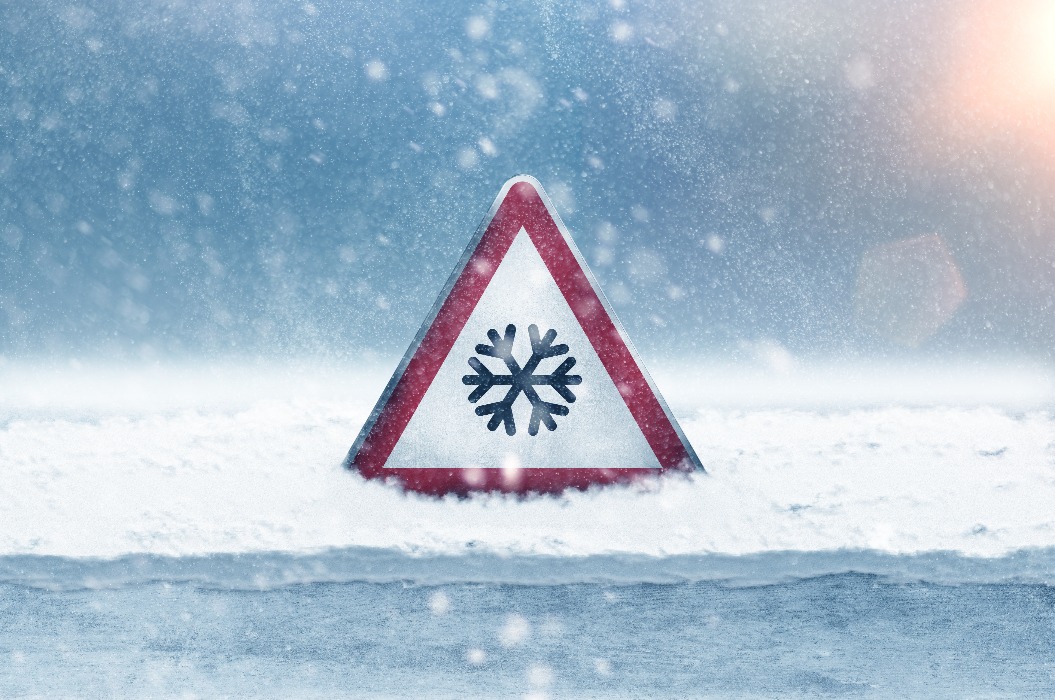 Warnschild „Schneefall“